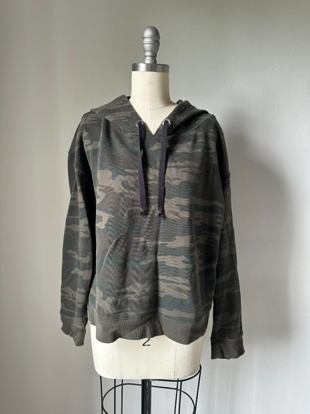 Sanctuary Camo Hoodie XS | Olive Gray Camouflage Lightweight Cotton Pullover